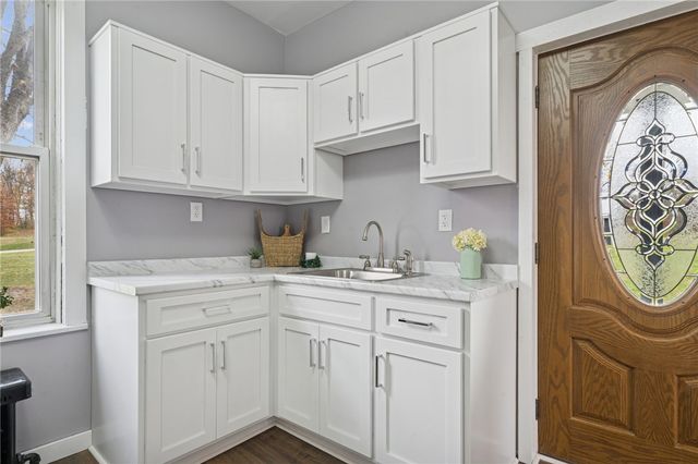 602 Dexter Rd, Upper Tyrone Twp, PA 15683