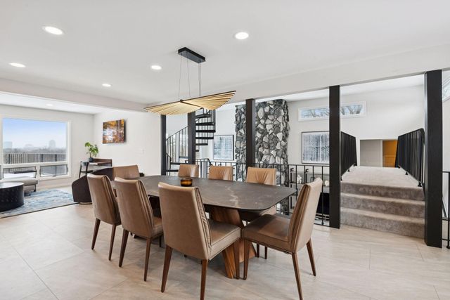 4652 Nine Oaks Circle, Bloomington, MN 55437