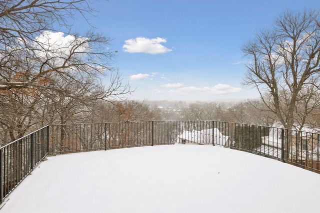 4652 Nine Oaks Circle, Bloomington, MN 55437