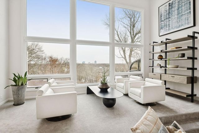 4652 Nine Oaks Circle, Bloomington, MN 55437