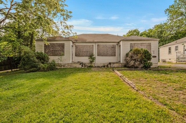 860 Greenwood Ave, Clarksville, TN 37040