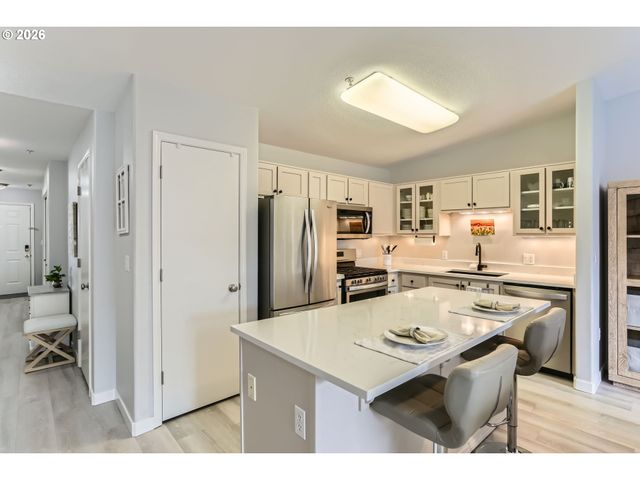 15320 Nw CENTRAL Dr 316, Portland, OR 97229