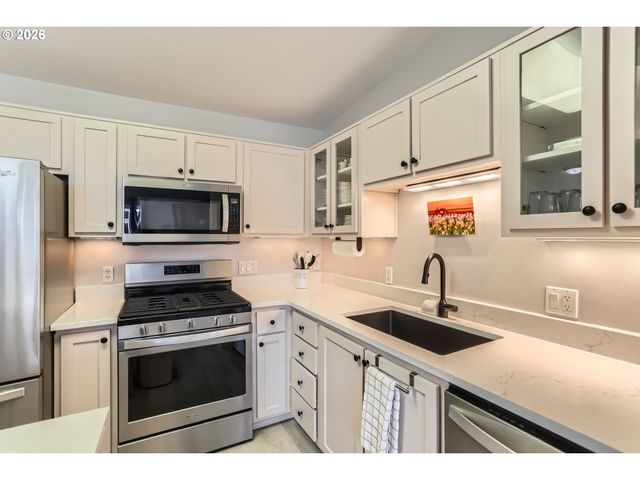 15320 Nw CENTRAL Dr 316, Portland, OR 97229