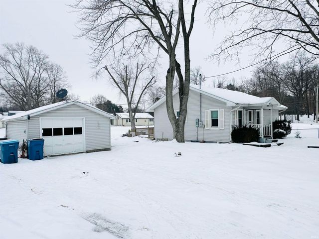 20720 S Lake Drive, Walkerton, IN 46574