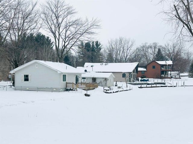 20720 S Lake Drive, Walkerton, IN 46574