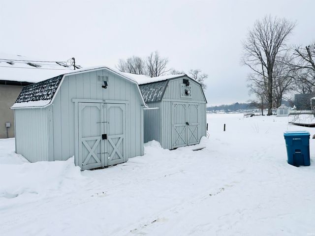 20720 S Lake Drive, Walkerton, IN 46574