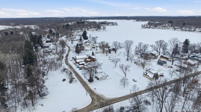 20720 S Lake Drive, Walkerton, IN 46574