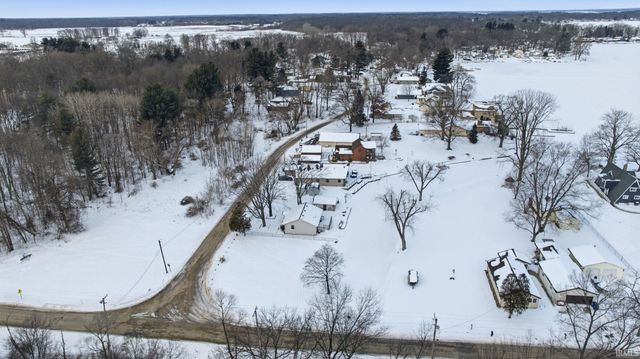 20720 S Lake Drive, Walkerton, IN 46574