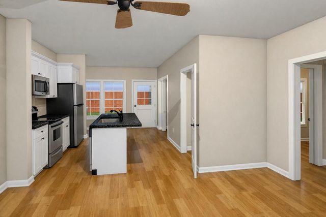 208 Kyle Street, Madisonville, TX 77864