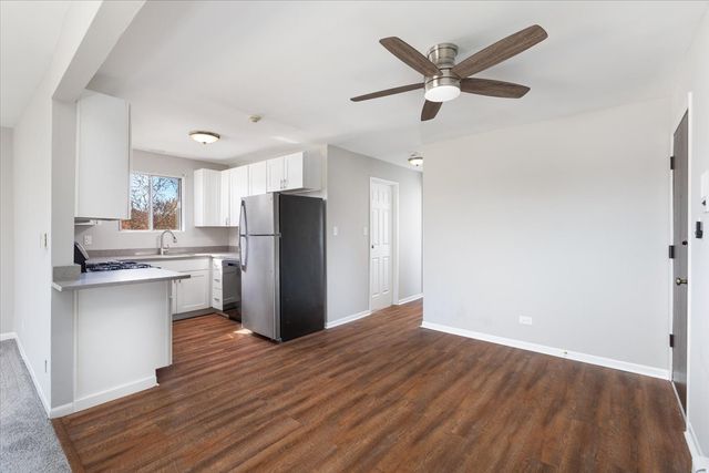 708 W 65th Street 5, Westmont, IL 60559