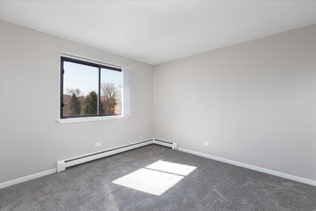 708 W 65th Street 5, Westmont, IL 60559