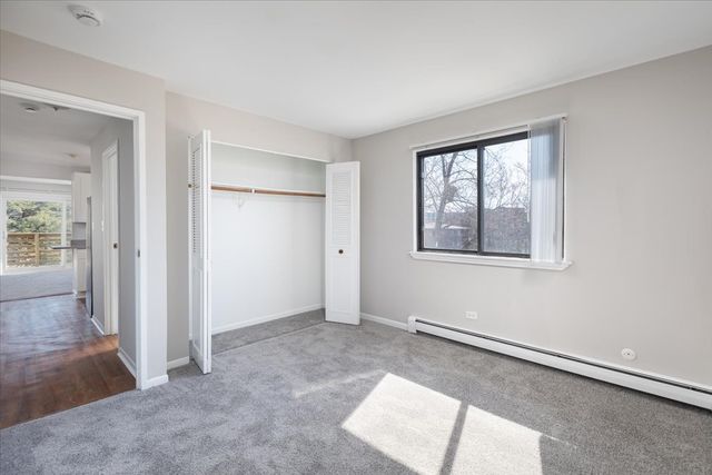 708 W 65th Street 5, Westmont, IL 60559