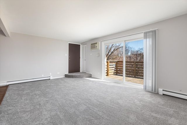 708 W 65th Street 5, Westmont, IL 60559