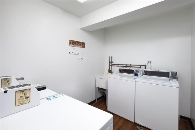 708 W 65th Street 5, Westmont, IL 60559