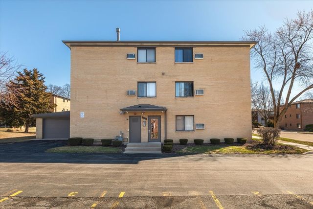 708 W 65th Street 5, Westmont, IL 60559