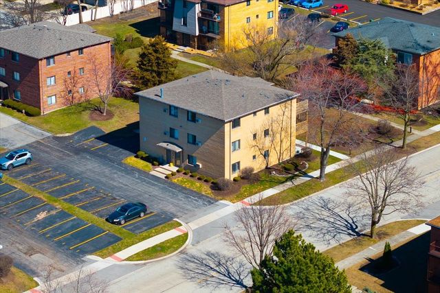 708 W 65th Street 5, Westmont, IL 60559