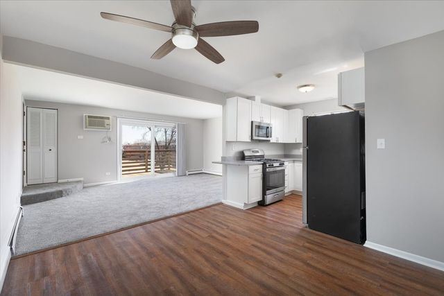 708 W 65th Street 5, Westmont, IL 60559