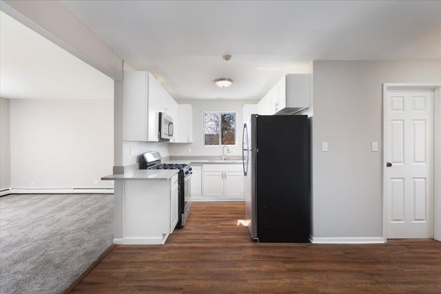 708 W 65th Street 5, Westmont, IL 60559