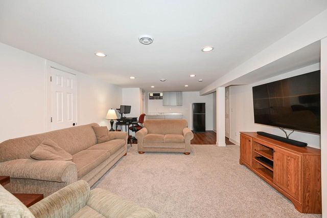 4690 S 114th STREET, Greenfield, WI 53228