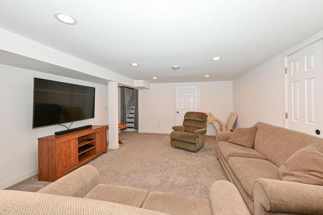 4690 S 114th STREET, Greenfield, WI 53228