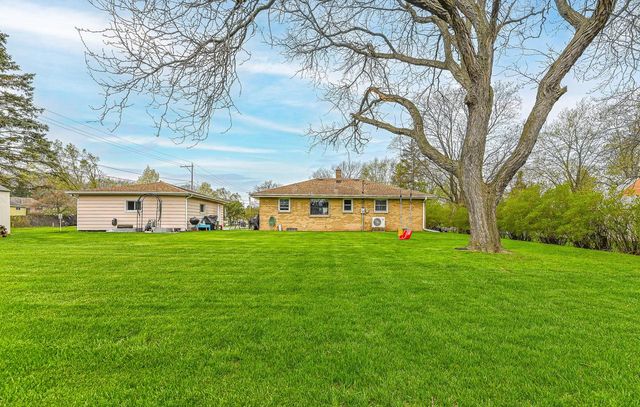 4690 S 114th STREET, Greenfield, WI 53228