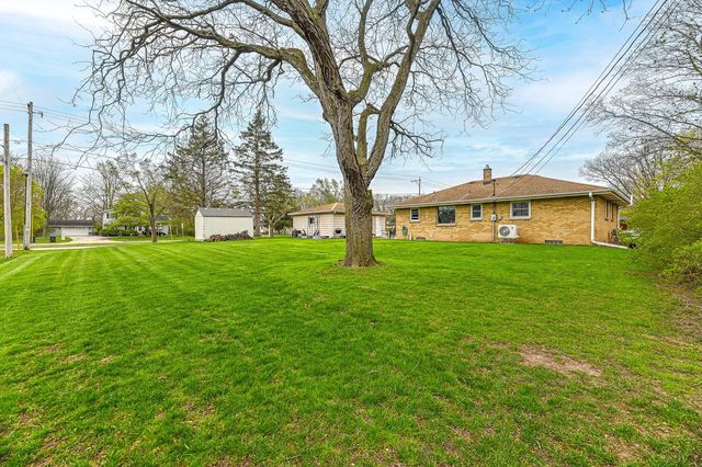 4690 S 114th STREET, Greenfield, WI 53228