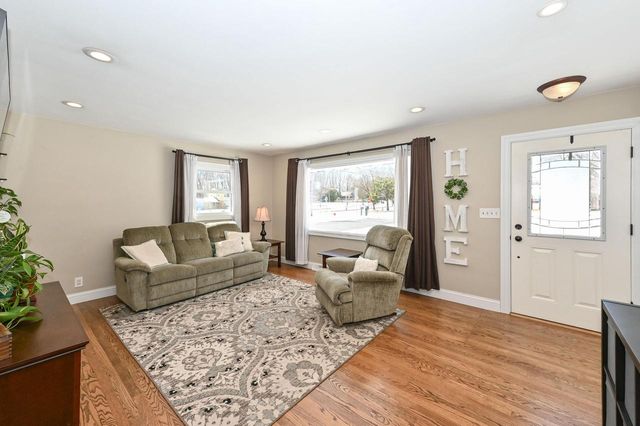 4690 S 114th STREET, Greenfield, WI 53228