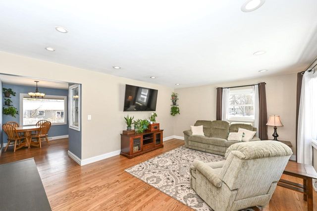 4690 S 114th STREET, Greenfield, WI 53228