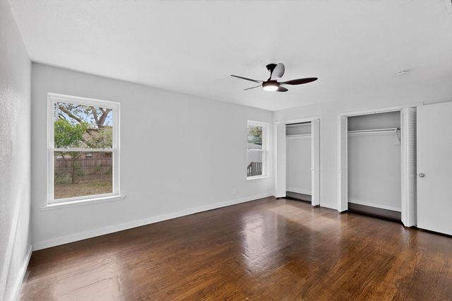 2812 San Medina Avenue, Dallas, TX 75228