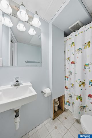 1664 SW 15 Street, Lincoln, NE 68522