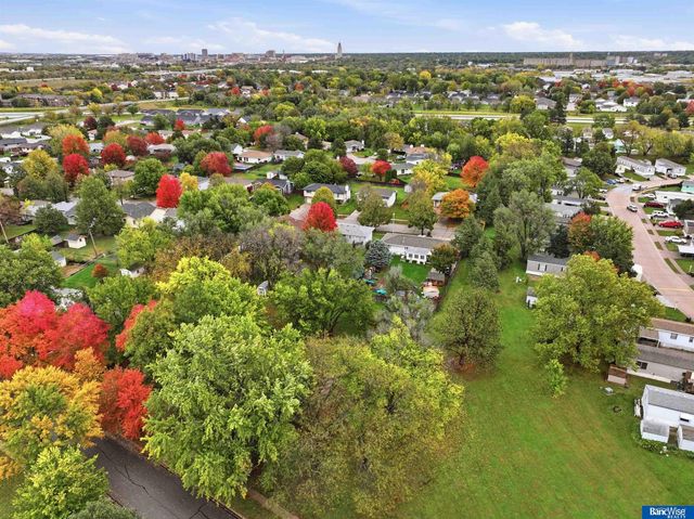 1664 SW 15 Street, Lincoln, NE 68522