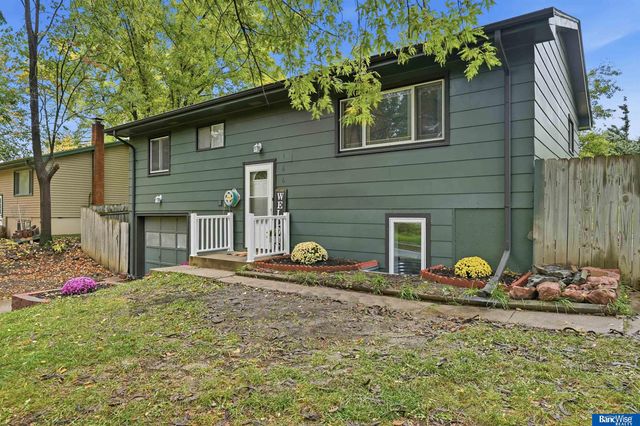 1664 SW 15 Street, Lincoln, NE 68522