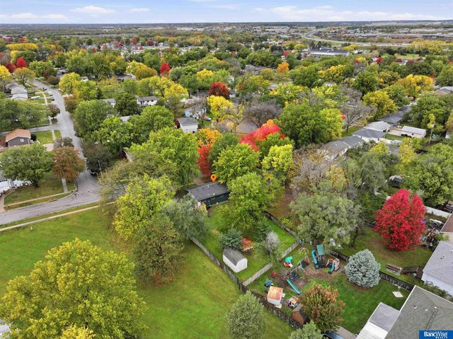 1664 SW 15 Street, Lincoln, NE 68522