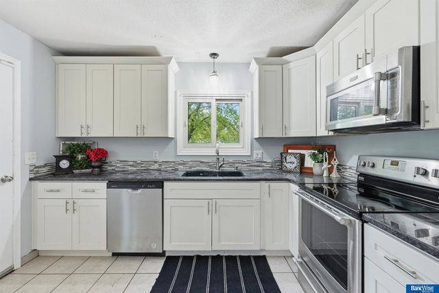 1664 SW 15 Street, Lincoln, NE 68522