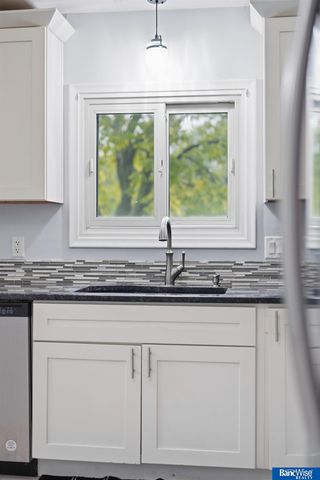 1664 SW 15 Street, Lincoln, NE 68522