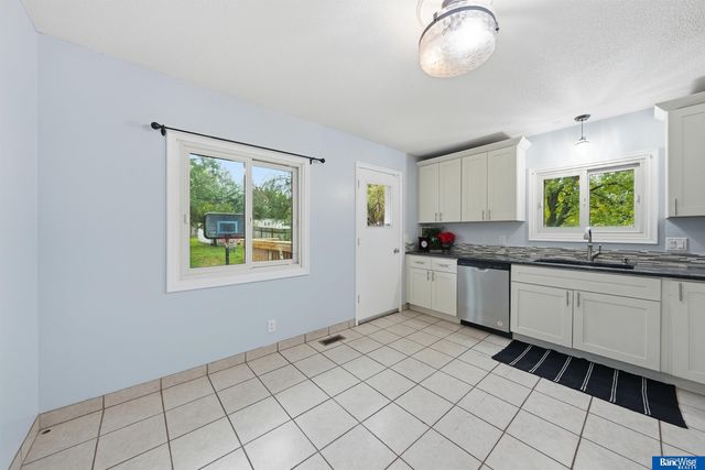 1664 SW 15 Street, Lincoln, NE 68522