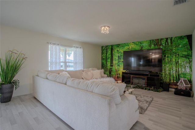 605 SARNER PASS WAY, Winter Haven, FL 33881