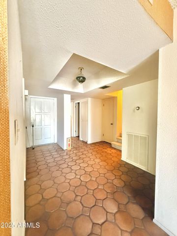 1032 E LAGUNA Drive, Tempe, AZ 85282