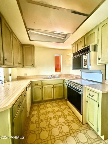 1032 E LAGUNA Drive, Tempe, AZ 85282