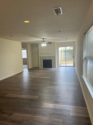 19530 Sandy Woods Drive, Tomball, TX 77375