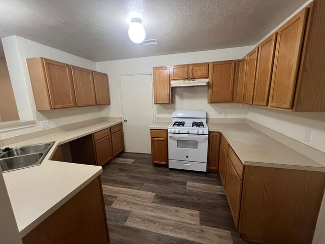 19530 Sandy Woods Drive, Tomball, TX 77375