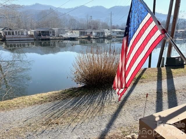 129 Mallard Loop, Waynesville, NC 28785