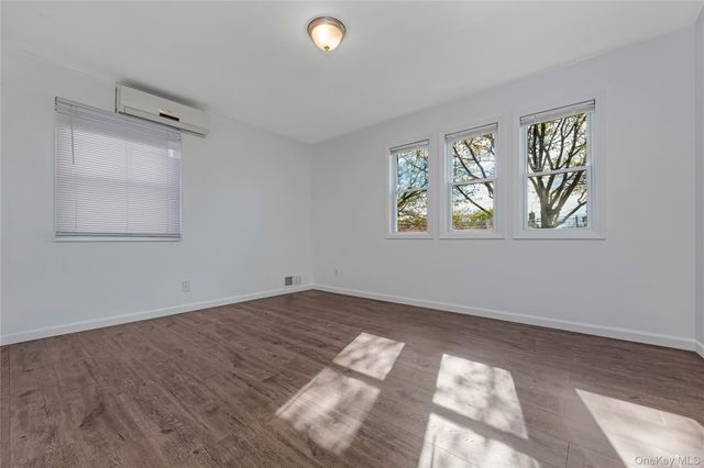 14670 Farmers Boulevard, Springfield Gardens, NY 11434