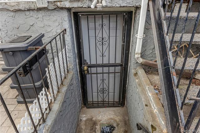 14670 Farmers Boulevard, Springfield Gardens, NY 11434