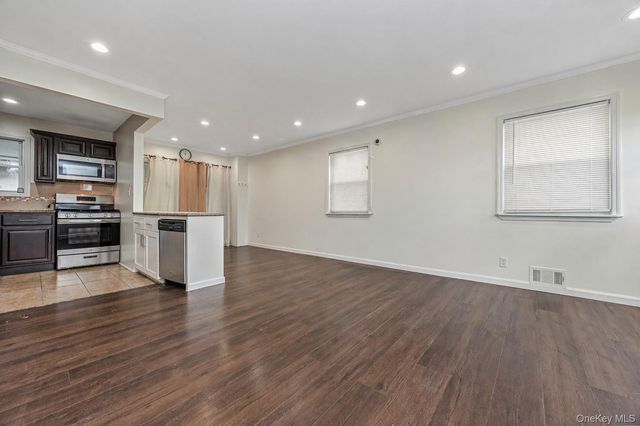 14670 Farmers Boulevard, Springfield Gardens, NY 11434