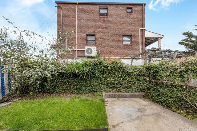 14670 Farmers Boulevard, Springfield Gardens, NY 11434