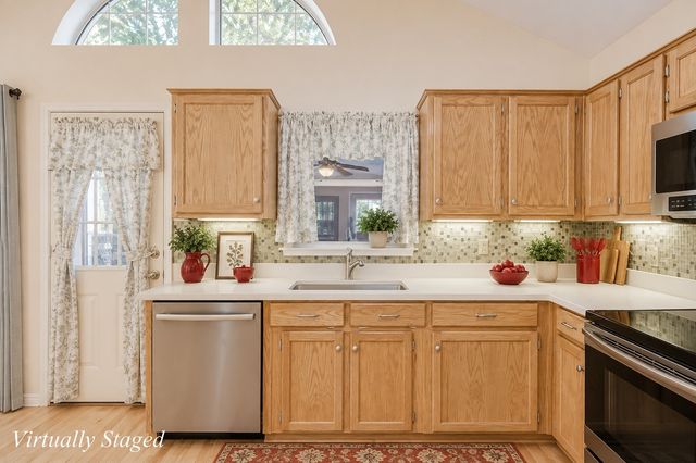 211 Faircrest Drive, Arlington, TX 76018