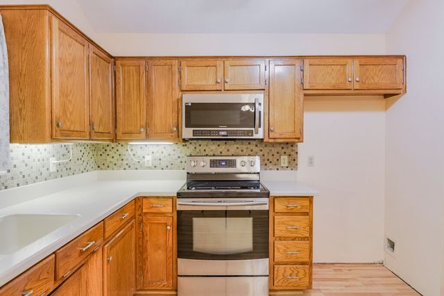 211 Faircrest Drive, Arlington, TX 76018