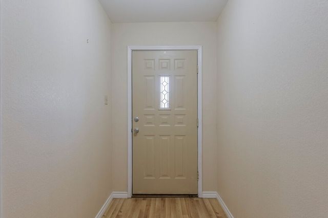 211 Faircrest Drive, Arlington, TX 76018