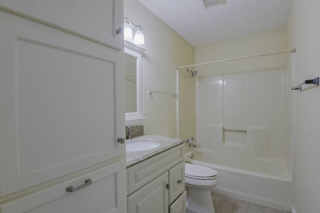 211 Faircrest Drive, Arlington, TX 76018